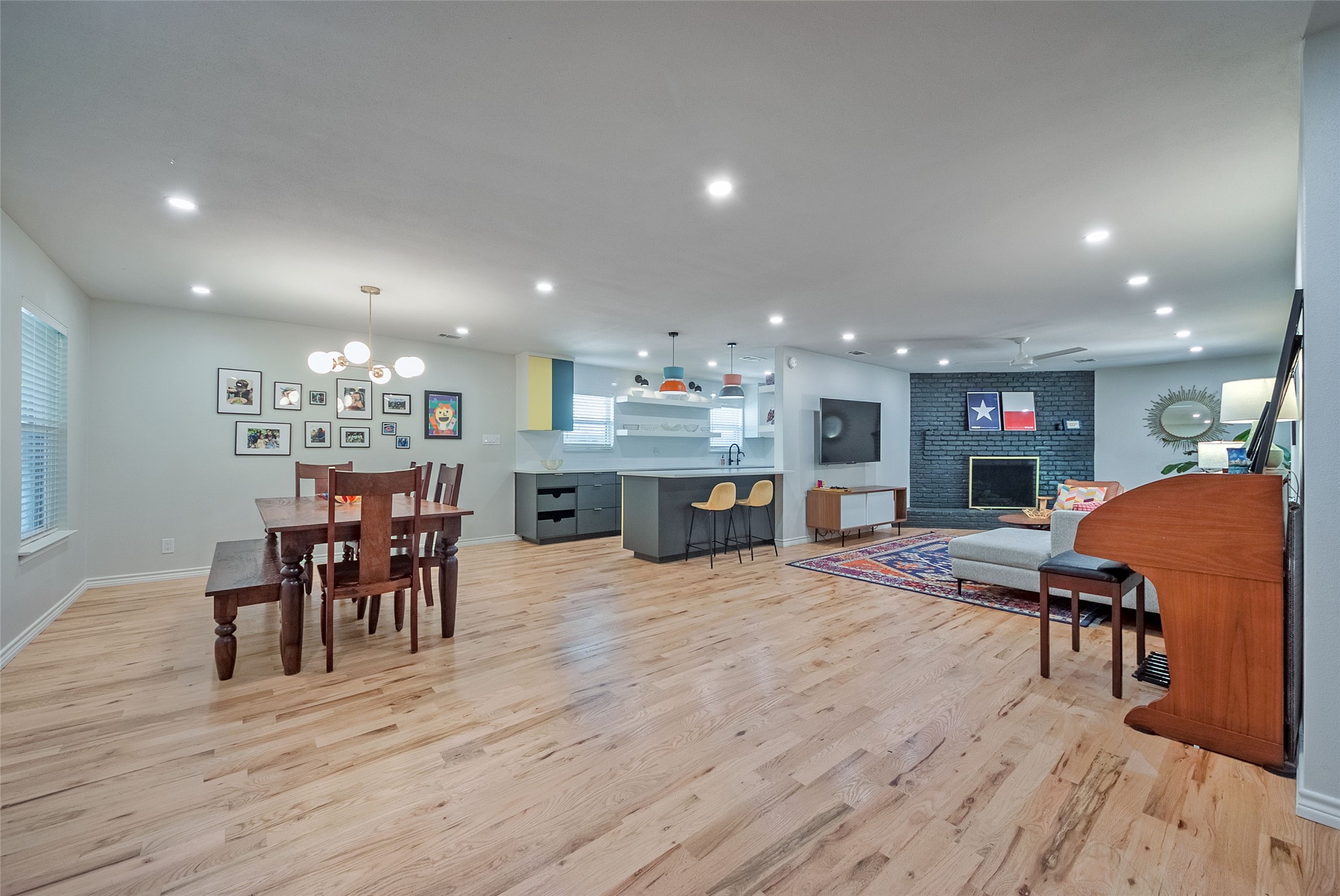 9025 Westglen Drive