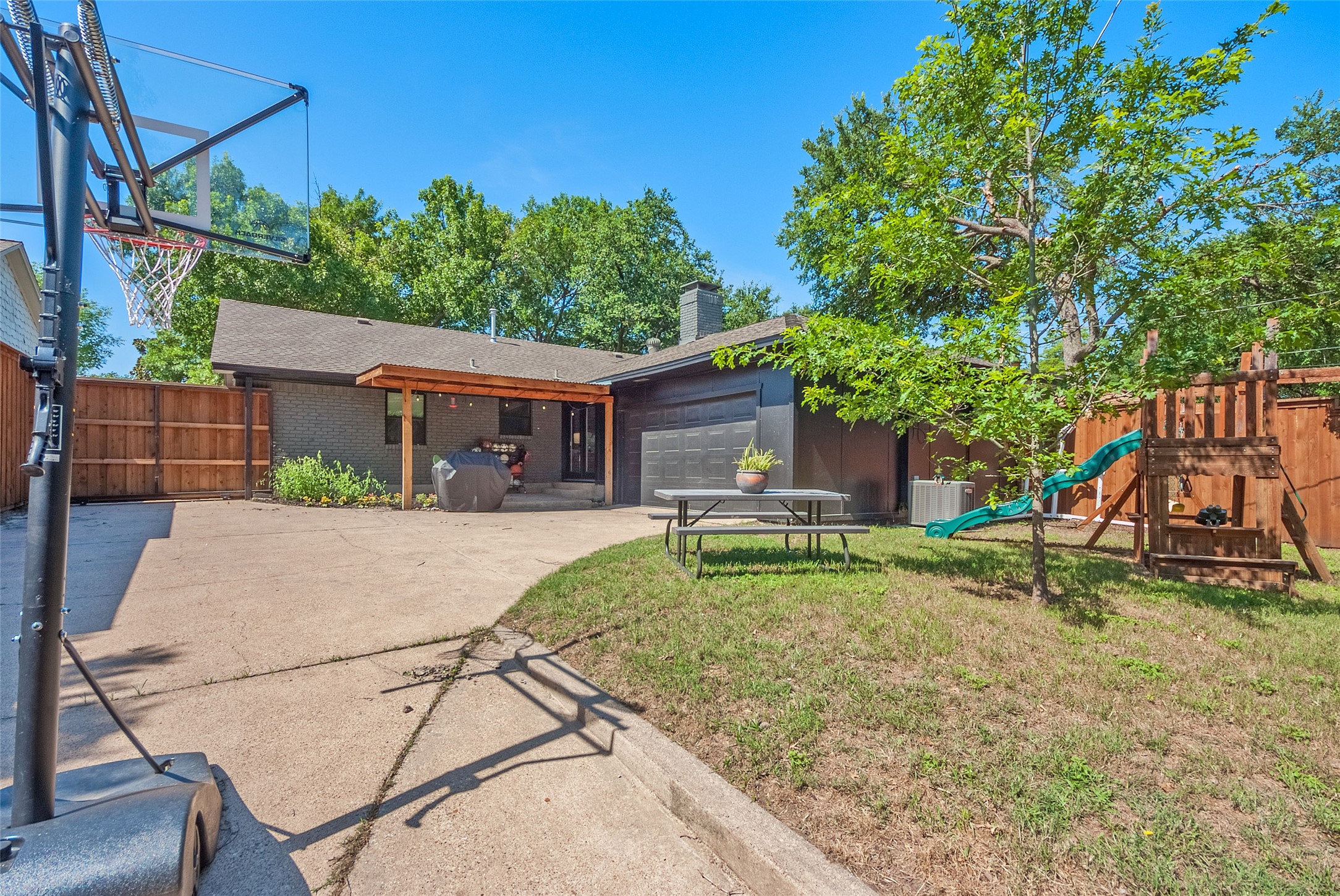 9025 Westglen Drive