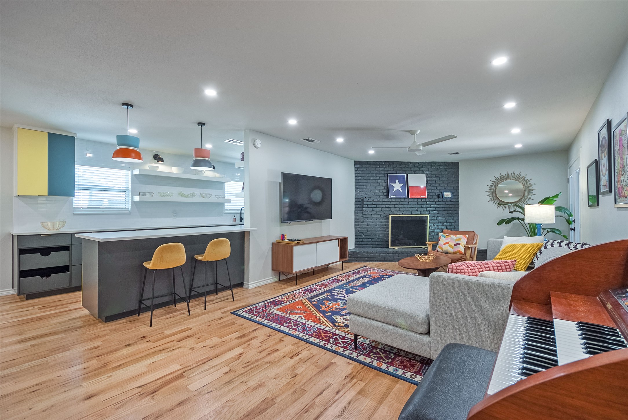 9025 Westglen Drive