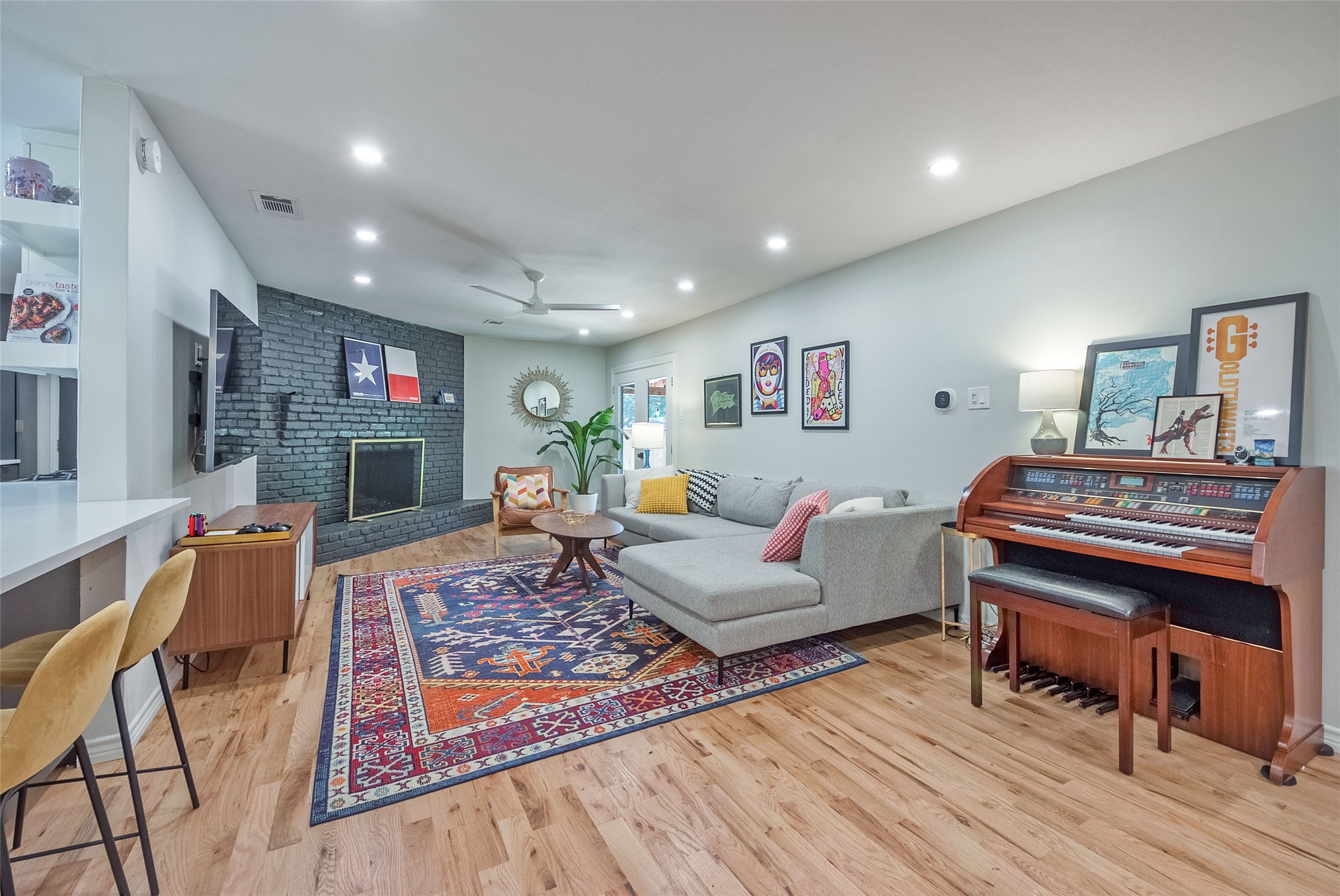 9025 Westglen Drive