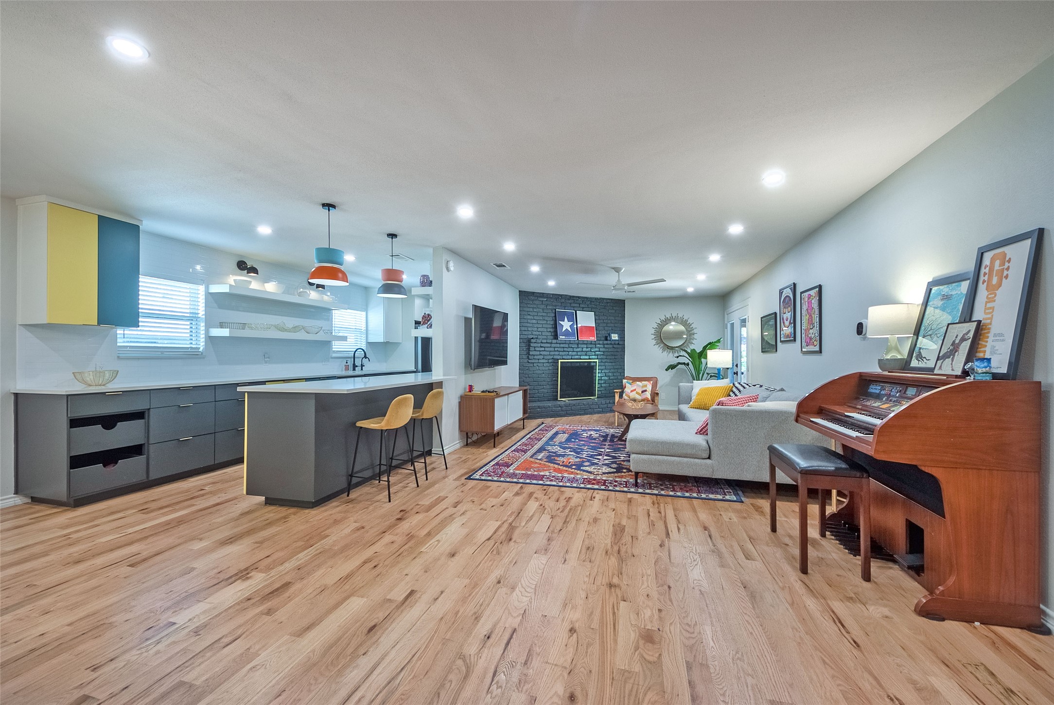 9025 Westglen Drive
