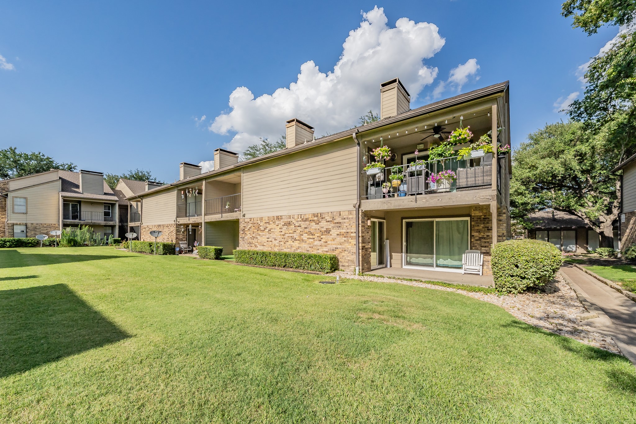 5300 Keller Springs Road 1095