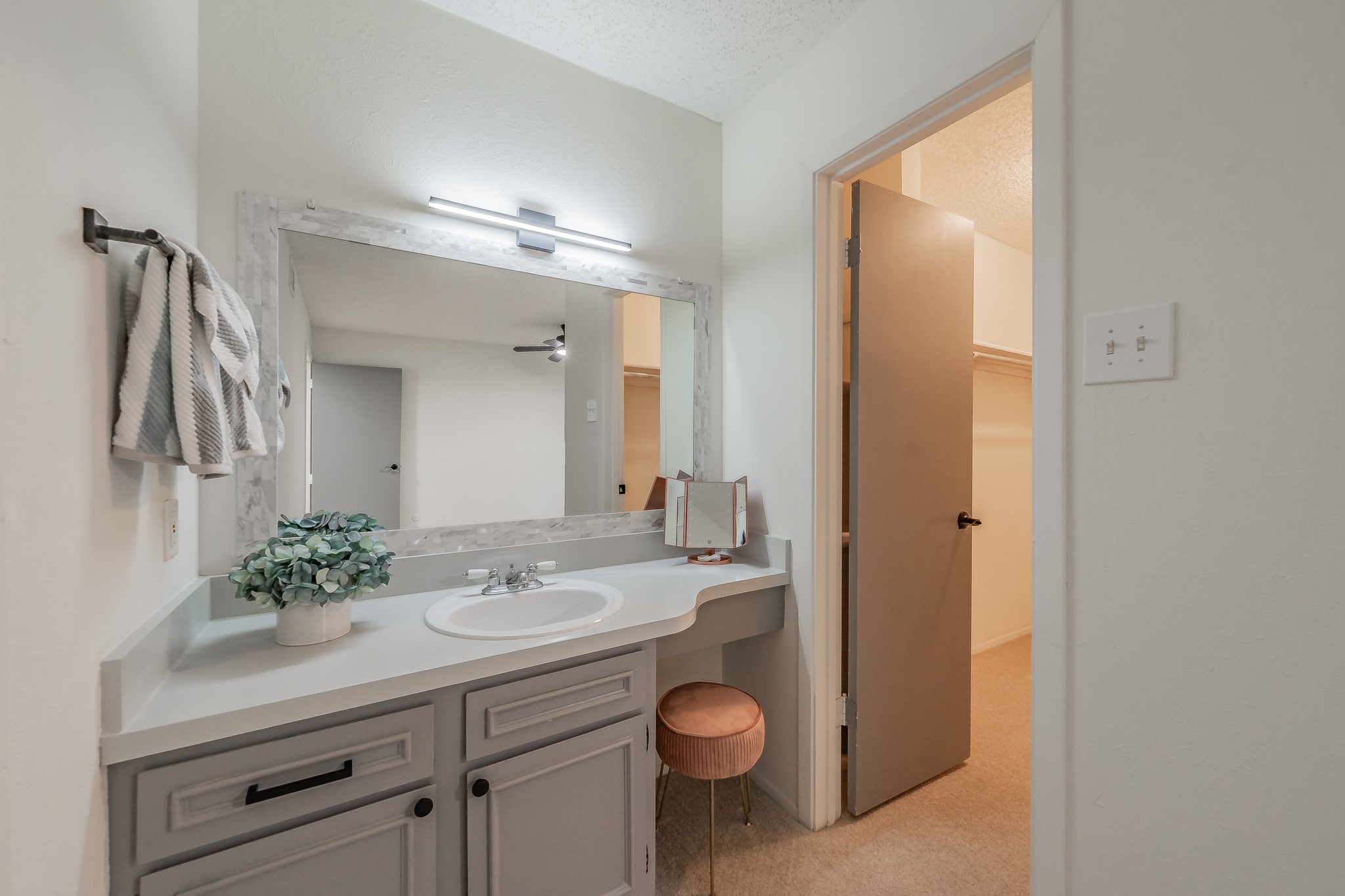 5300 Keller Springs Road 1095