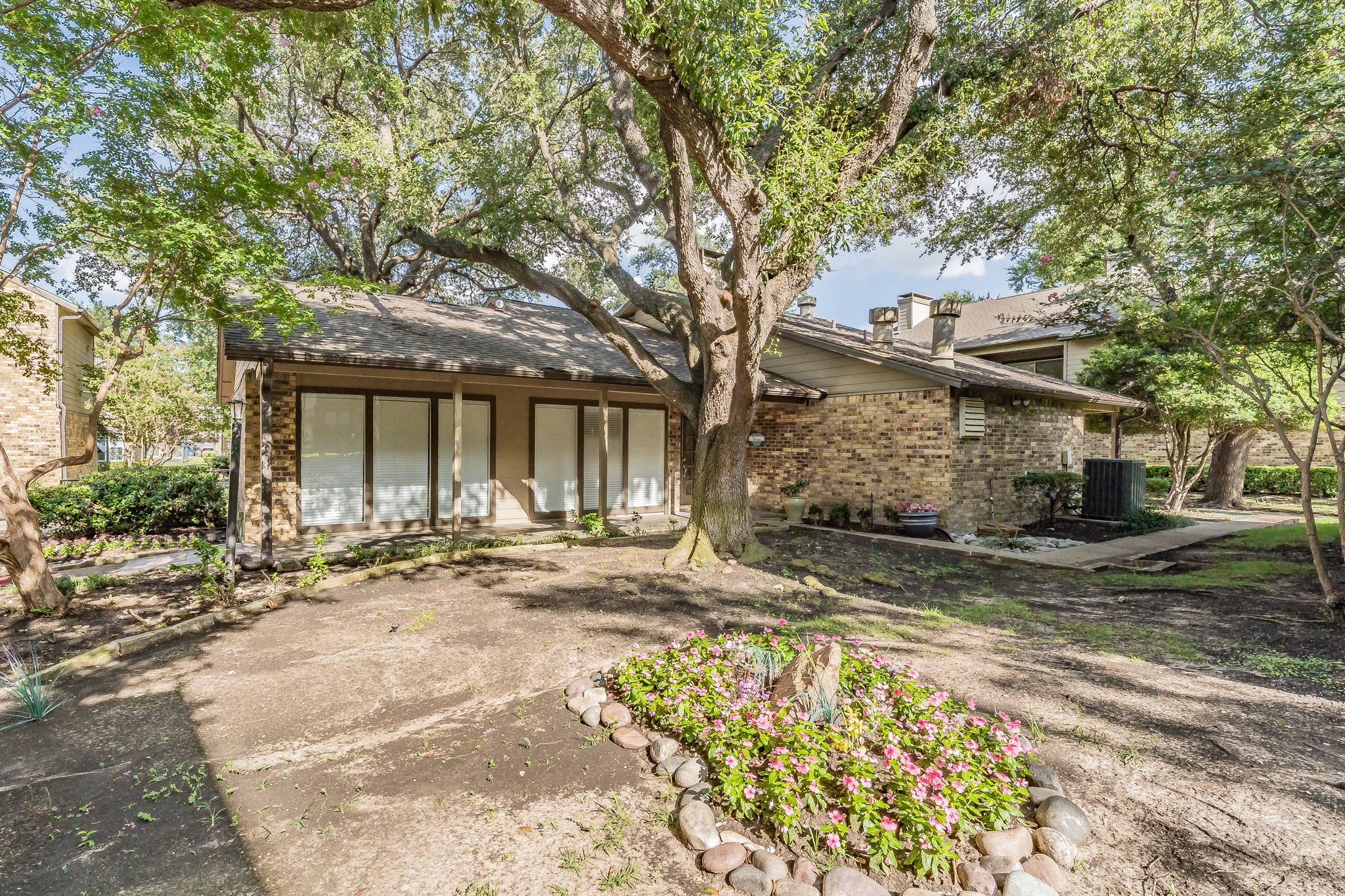 5300 Keller Springs Road 1095