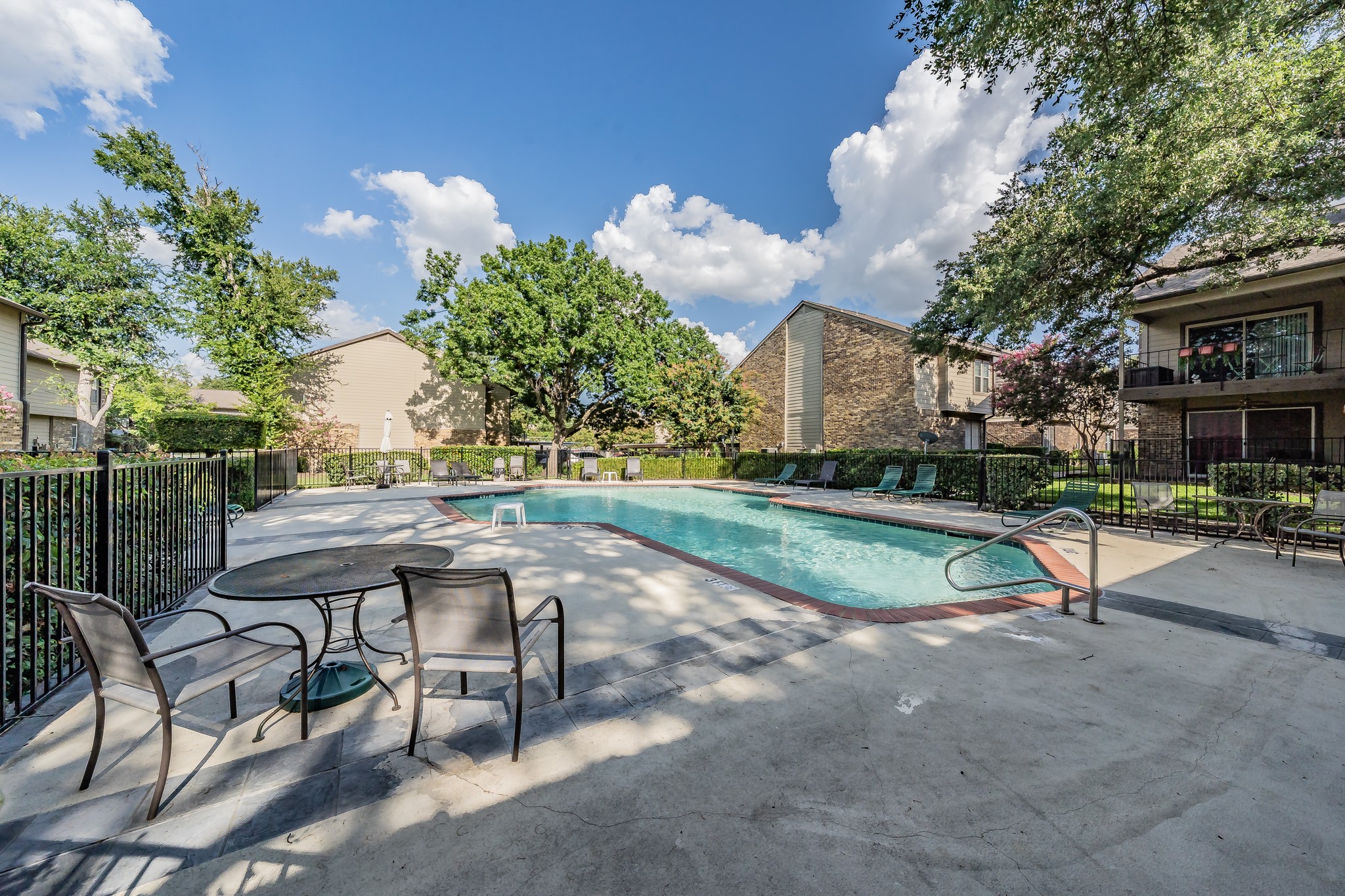 5300 Keller Springs Road 1095
