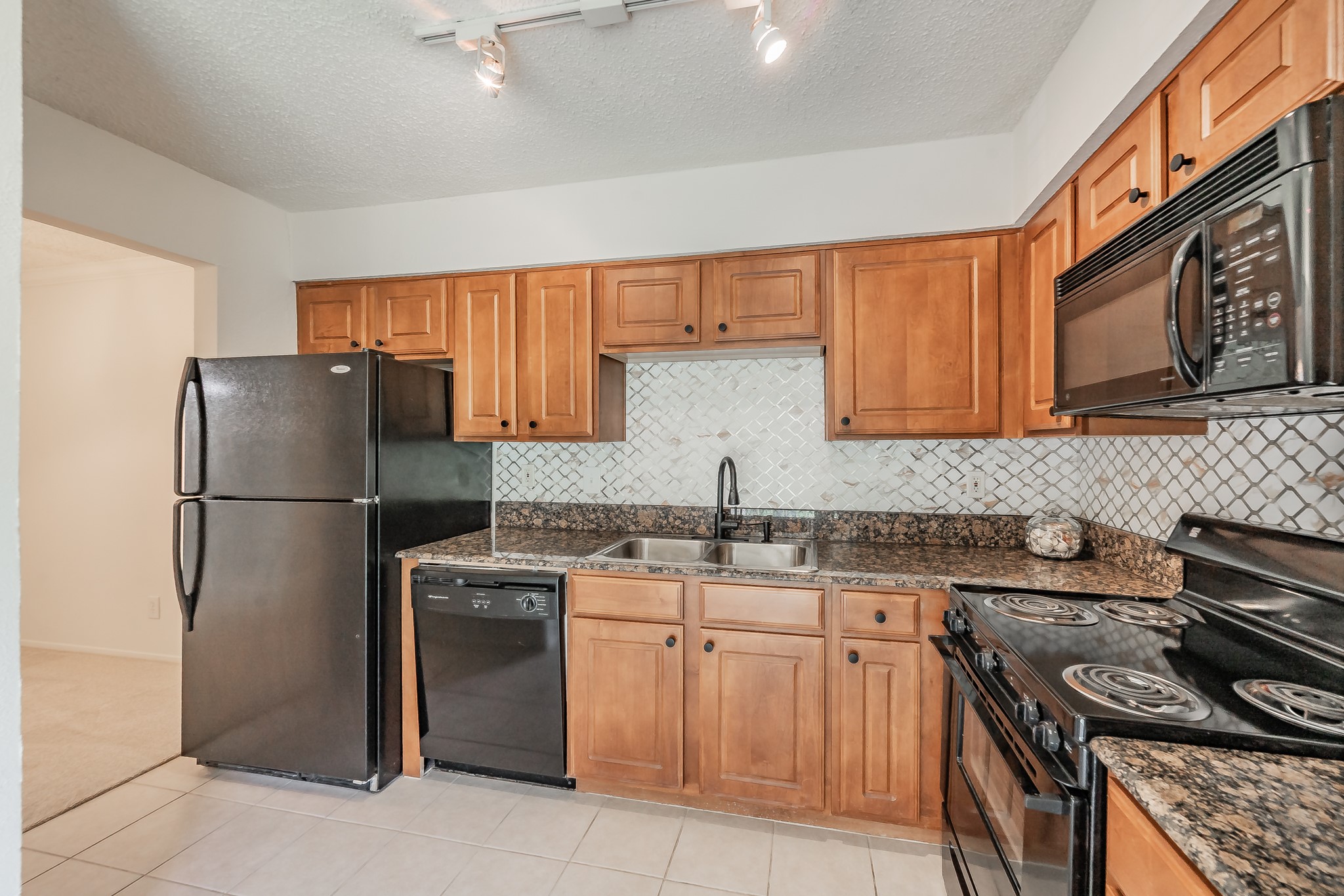 5300 Keller Springs Road 1095