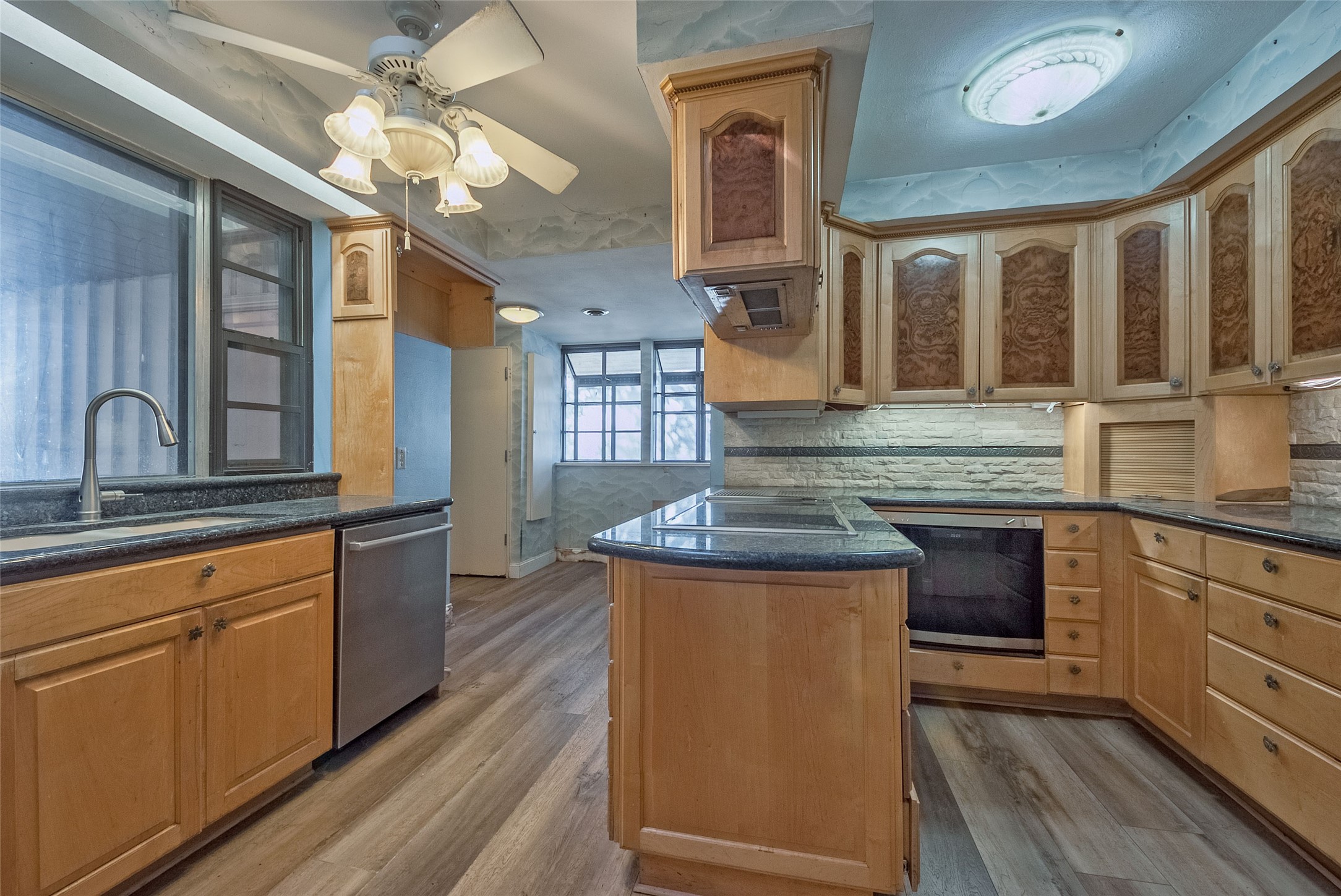 3505 W Lawther Drive