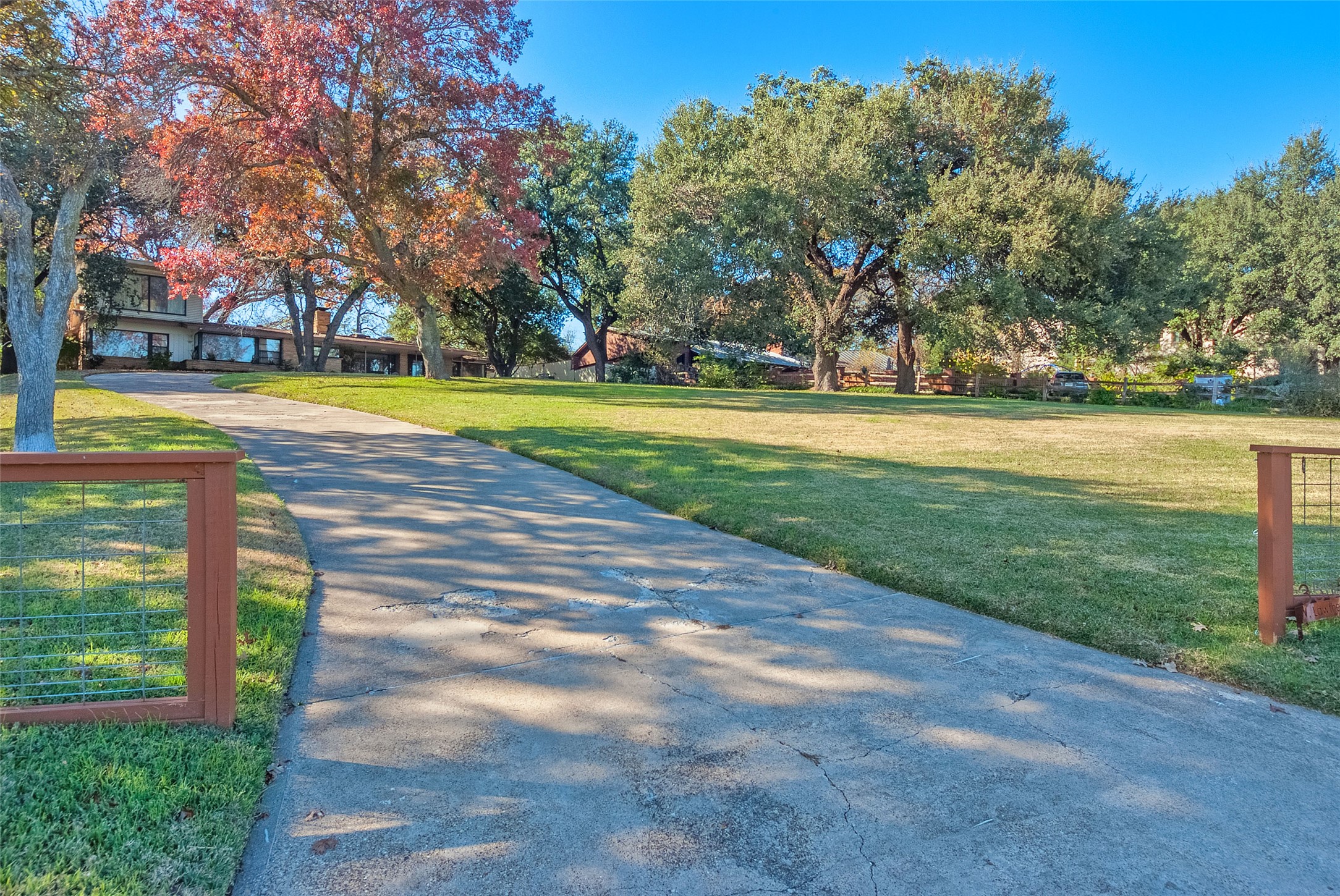 3505 W Lawther Drive