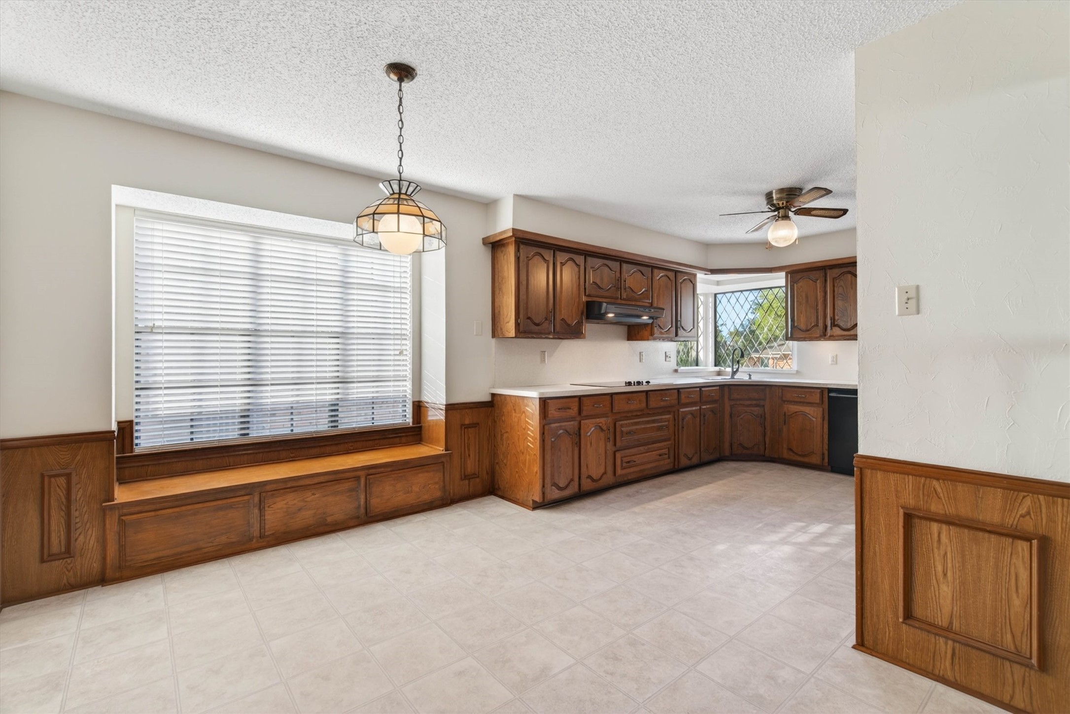 1838 Meadowview Drive