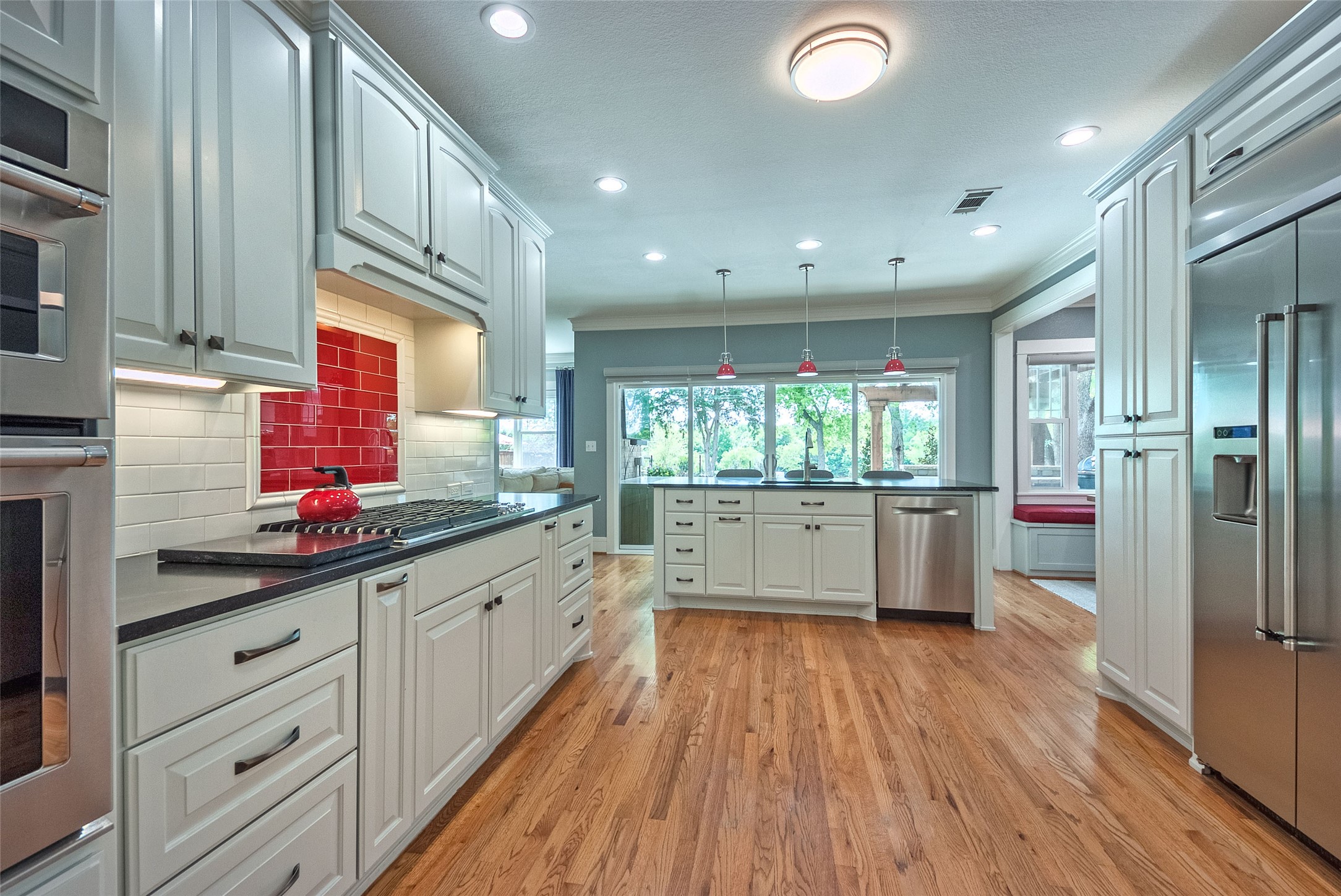 6906 La Vista Drive