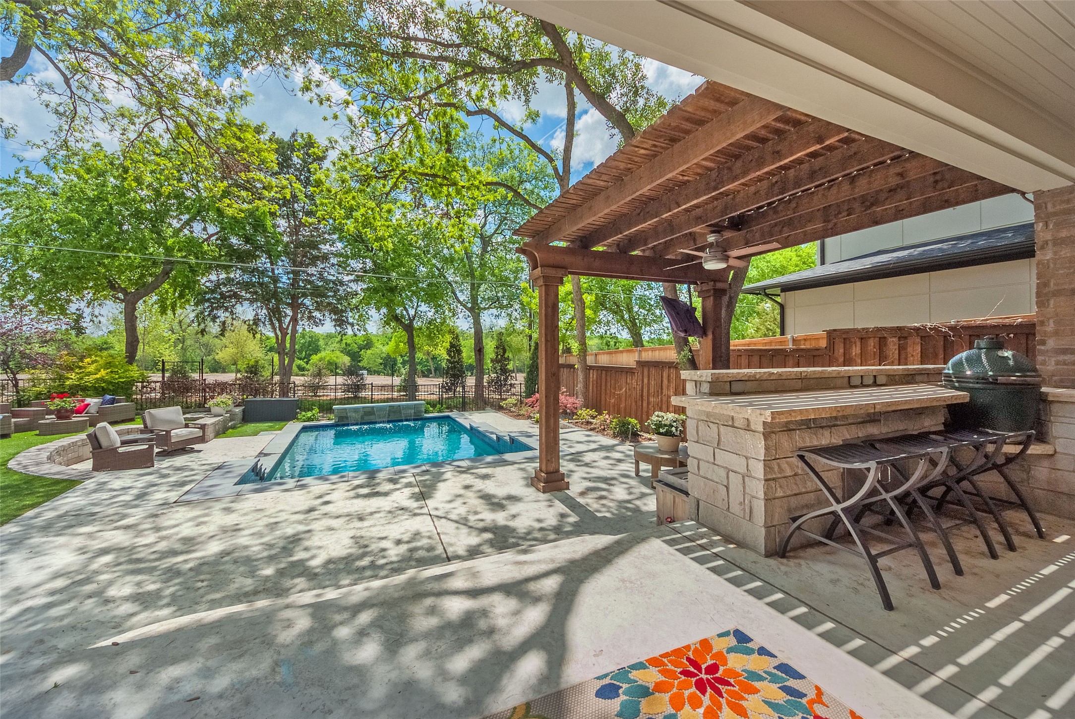 6906 La Vista Drive