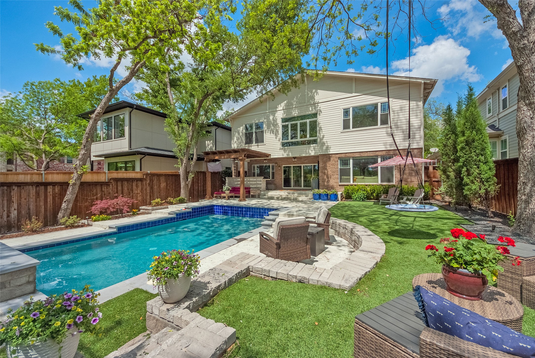 6906 La Vista Drive