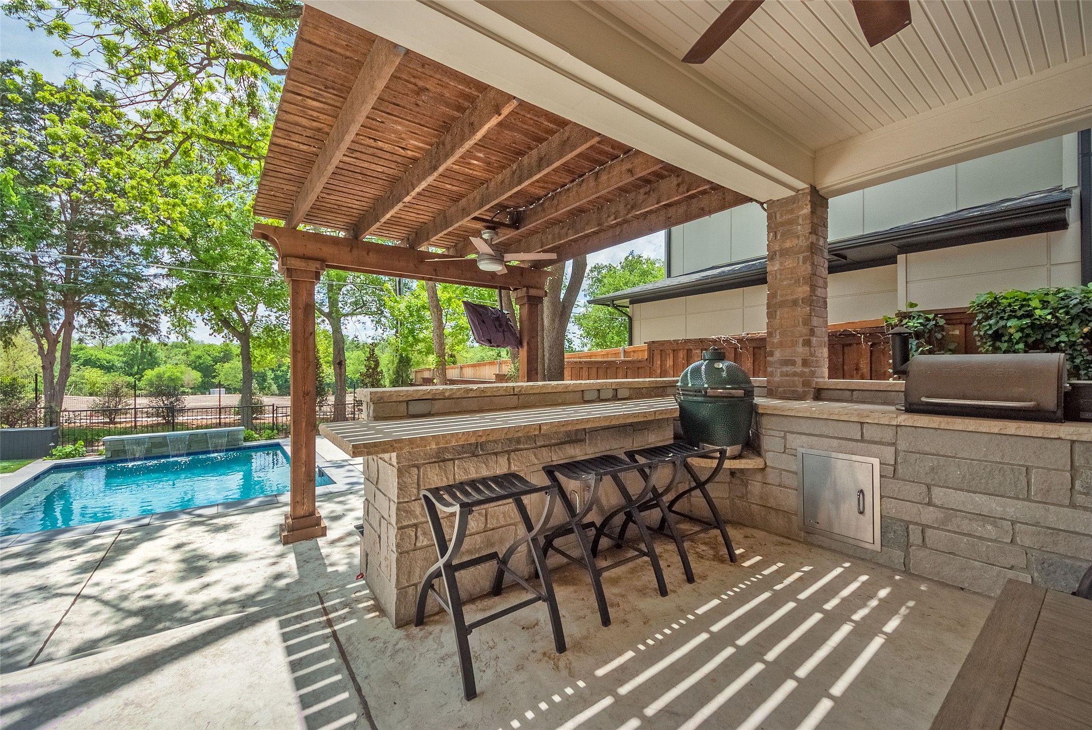 6906 La Vista Drive