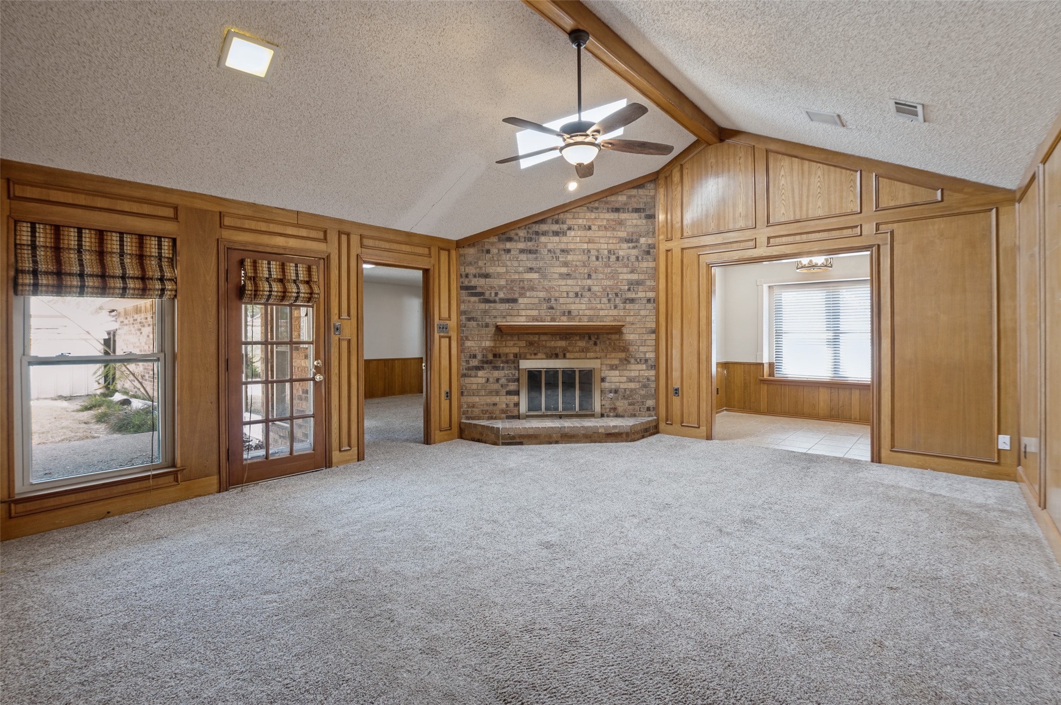 1900 Oakbluff Drive