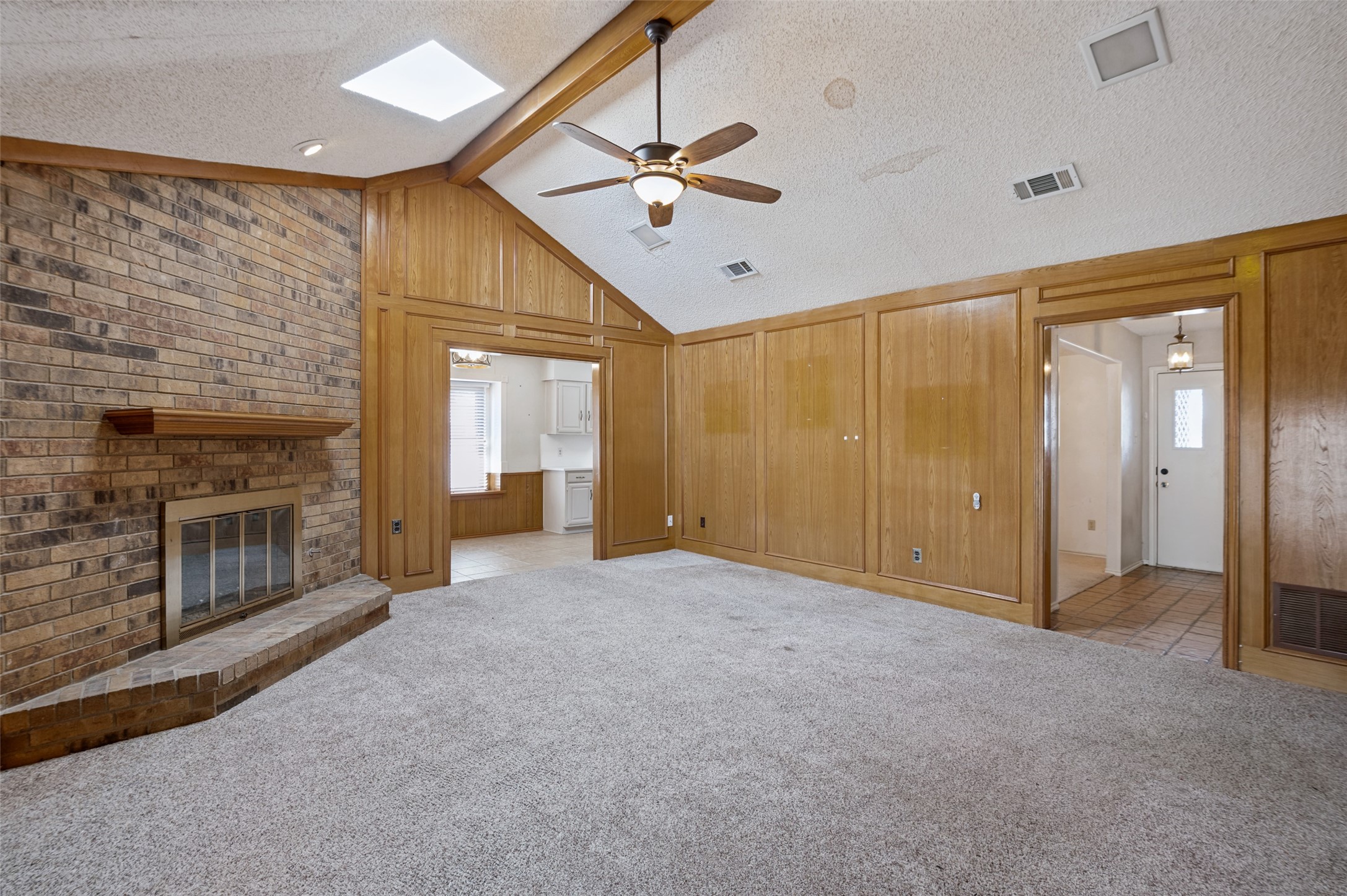 1900 Oakbluff Drive