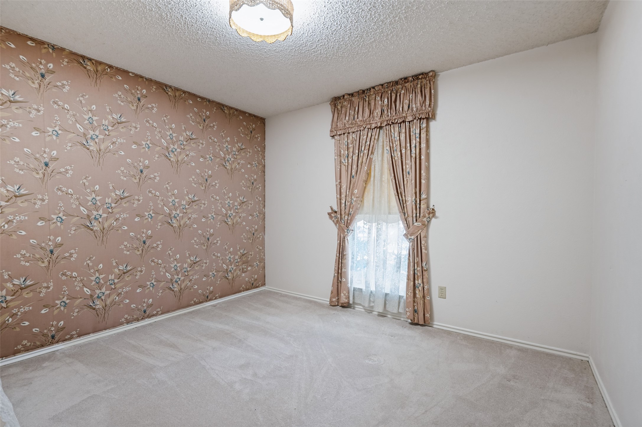 1900 Oakbluff Drive