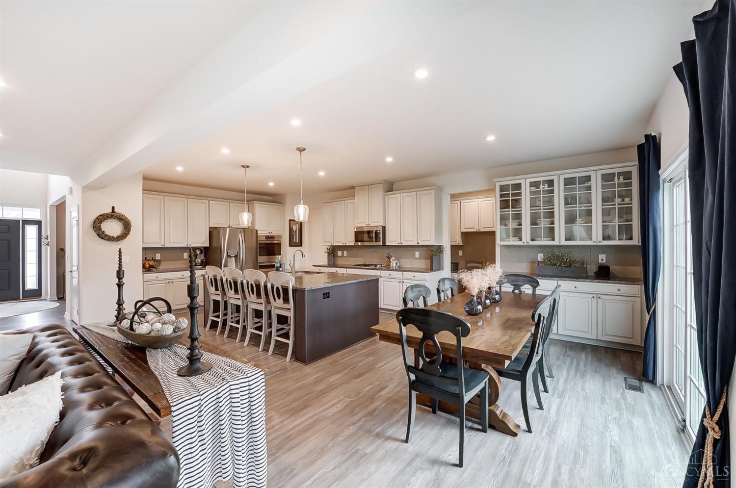 2537 Rosings Park