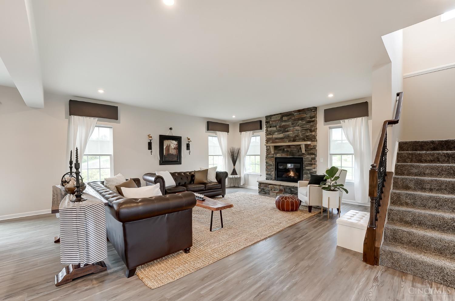 2537 Rosings Park