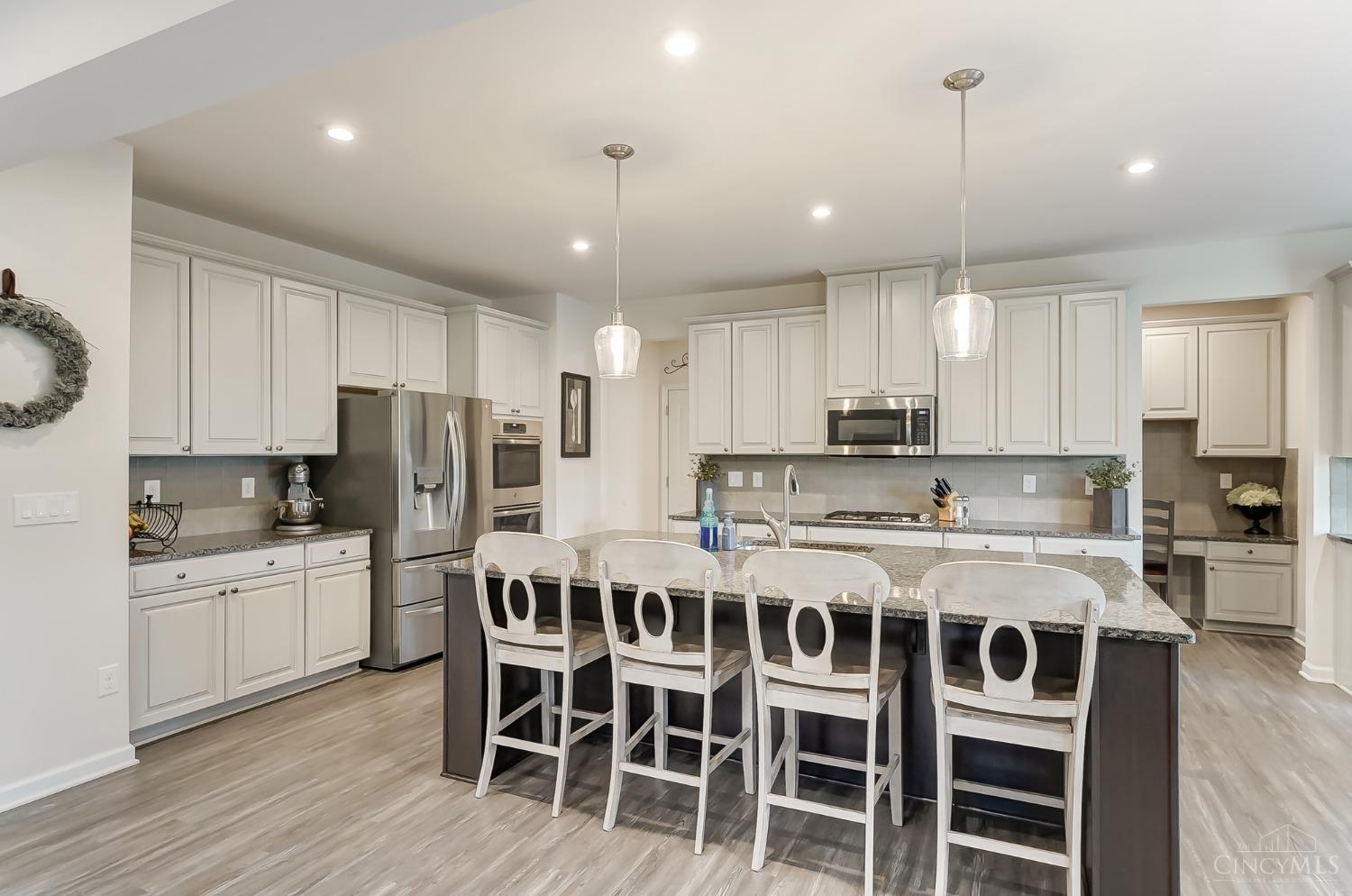 2537 Rosings Park