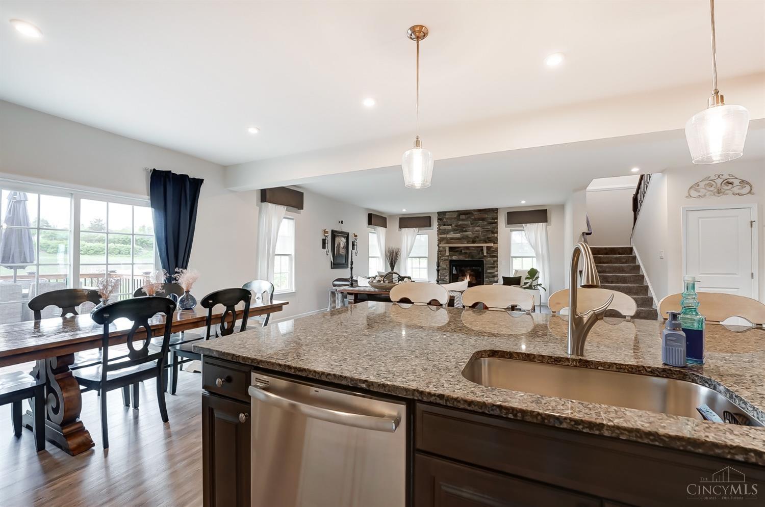 2537 Rosings Park
