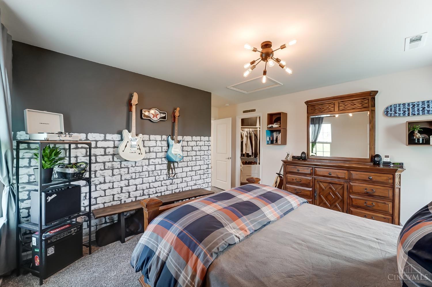 2537 Rosings Park