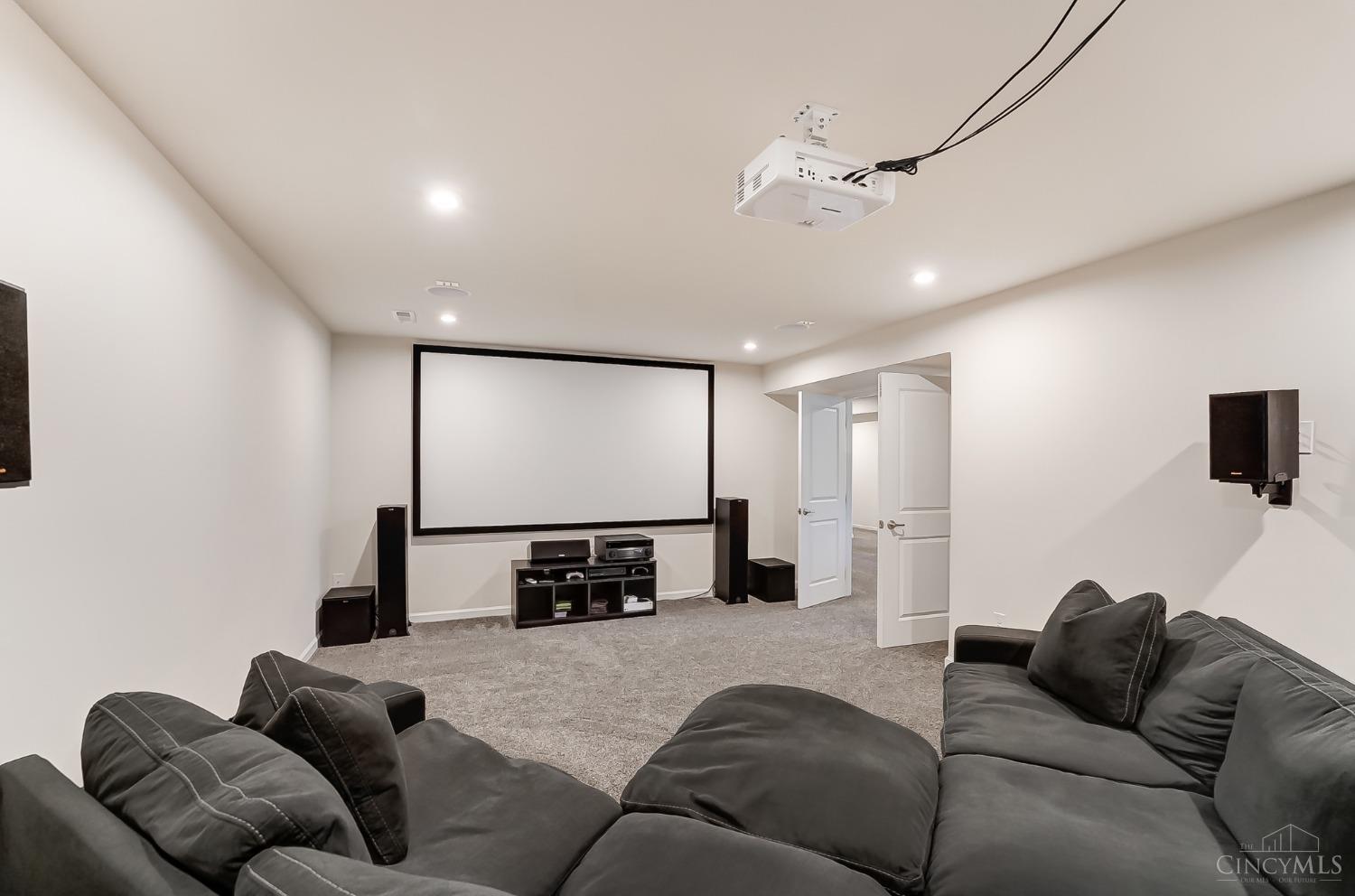 2537 Rosings Park