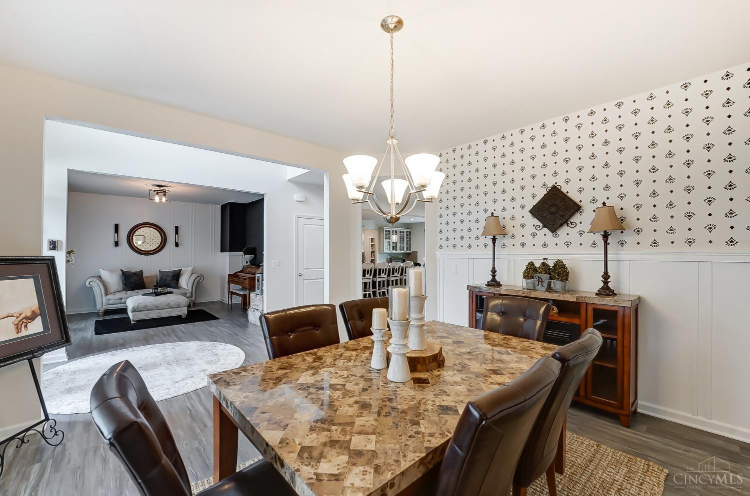 2537 Rosings Park