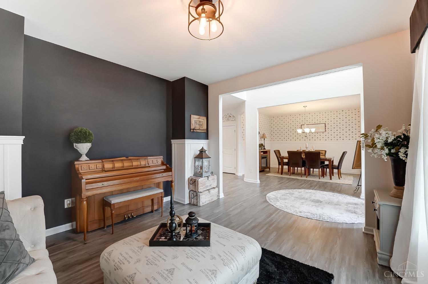2537 Rosings Park