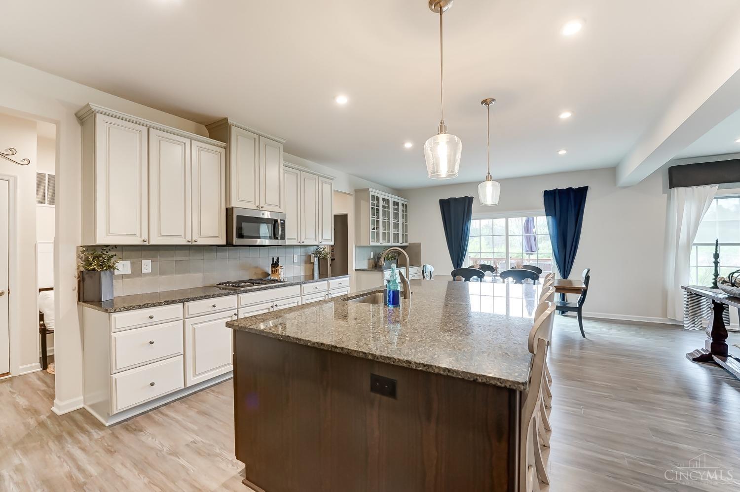 2537 Rosings Park