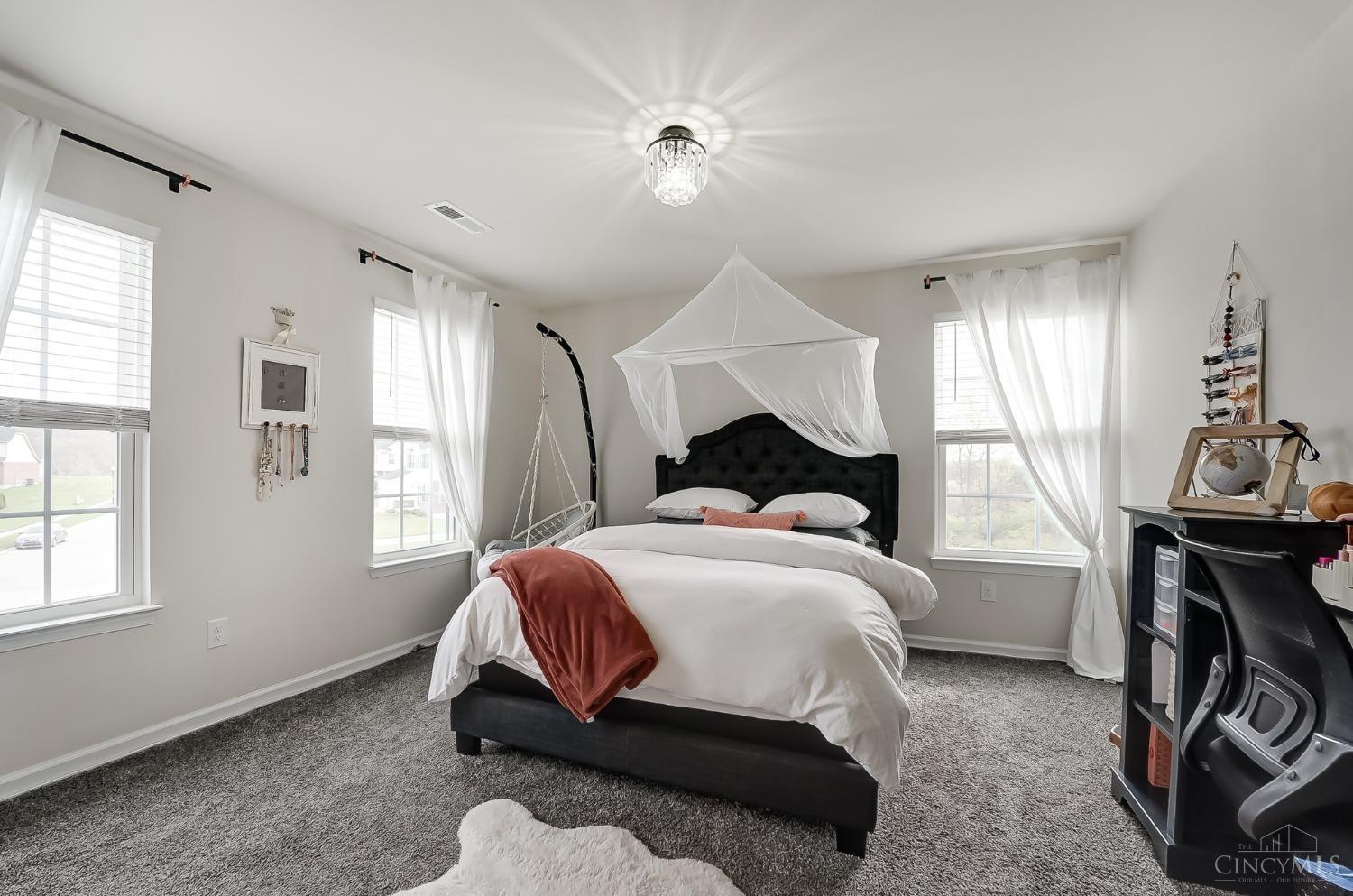 2537 Rosings Park