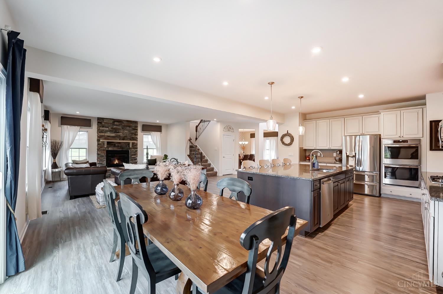 2537 Rosings Park