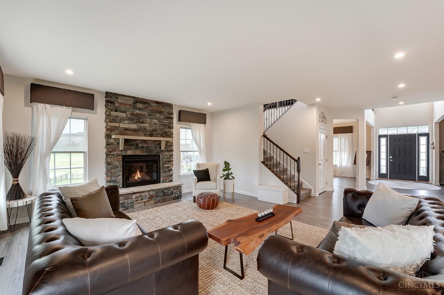 2537 Rosings Park