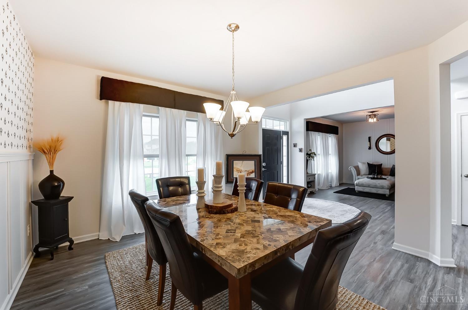 2537 Rosings Park