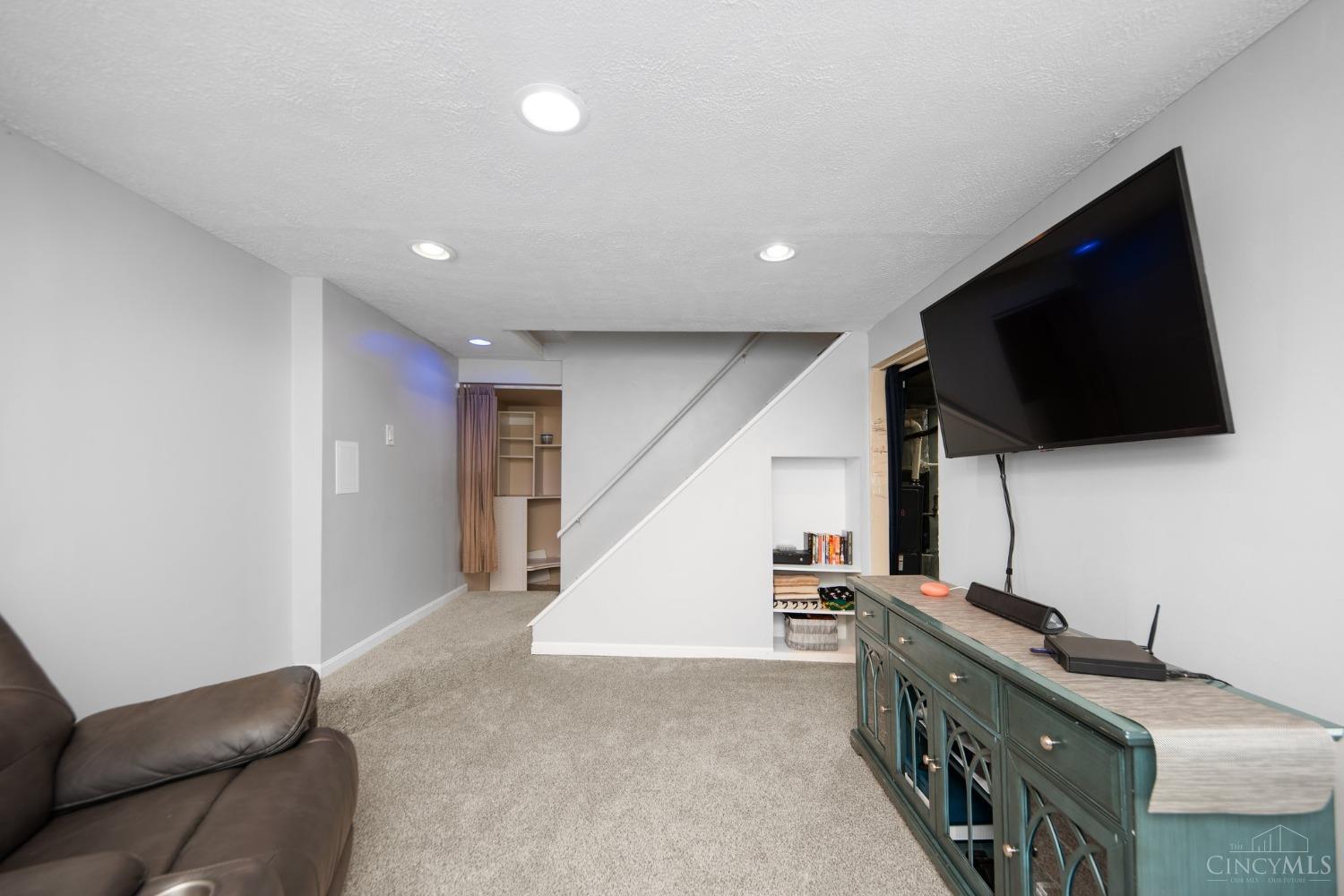 5799 Tall Oaks Drive
