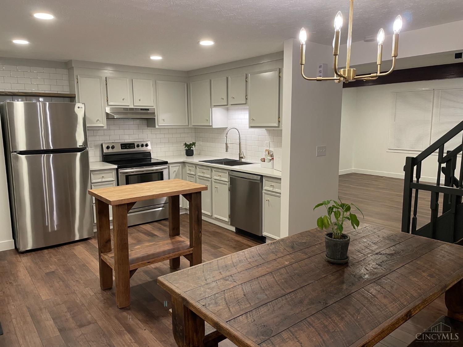 2872 Mossy Brink Court