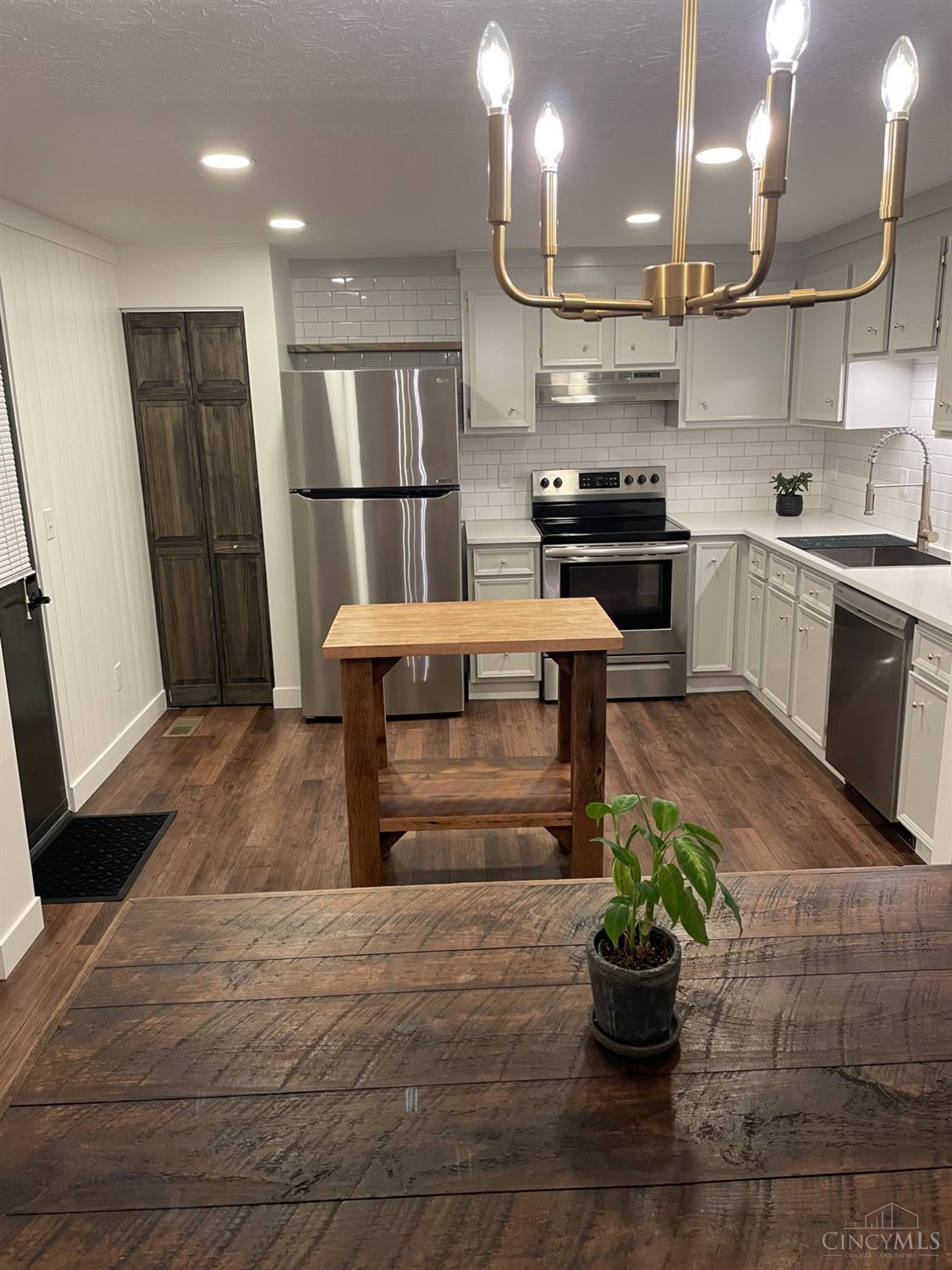 2872 Mossy Brink Court