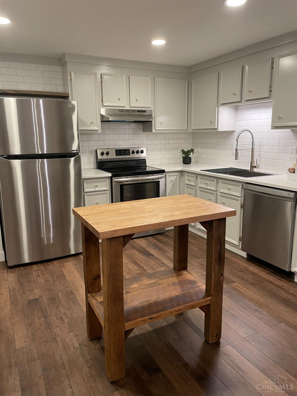 2872 Mossy Brink Court