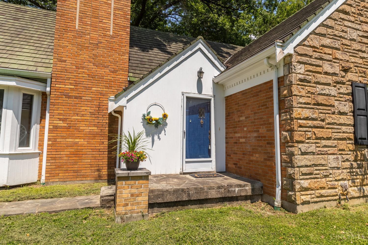 1580 Colonial Drive