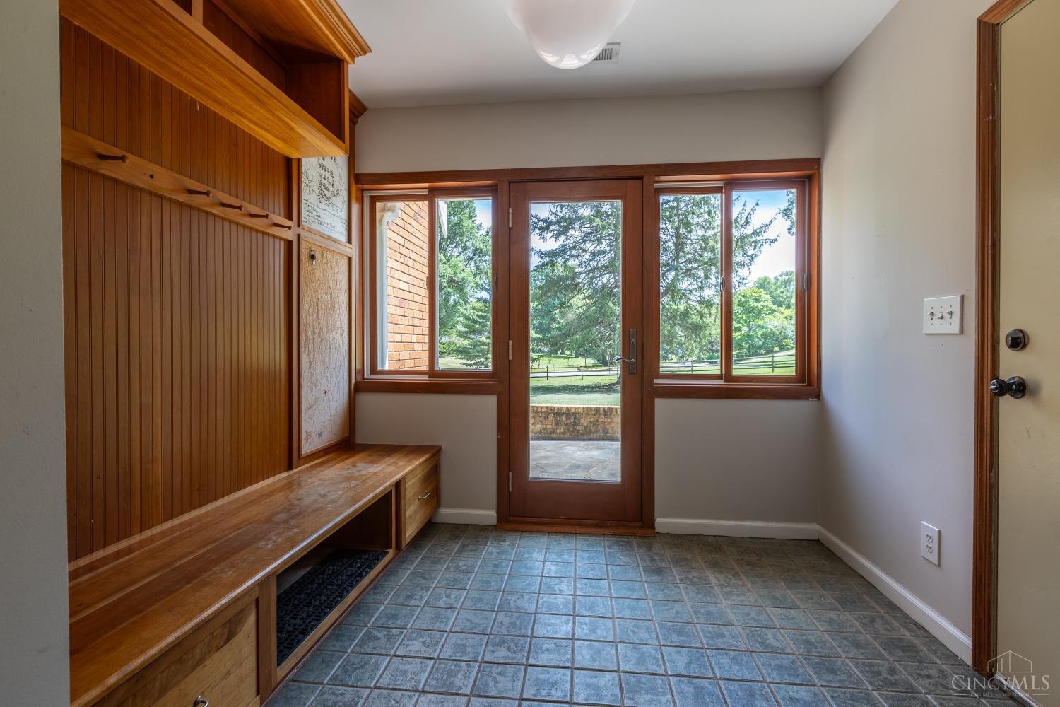 1580 Colonial Drive