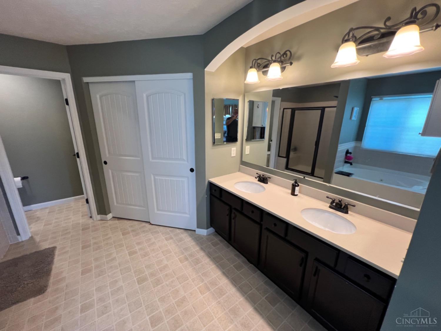 6475 Waverly Park