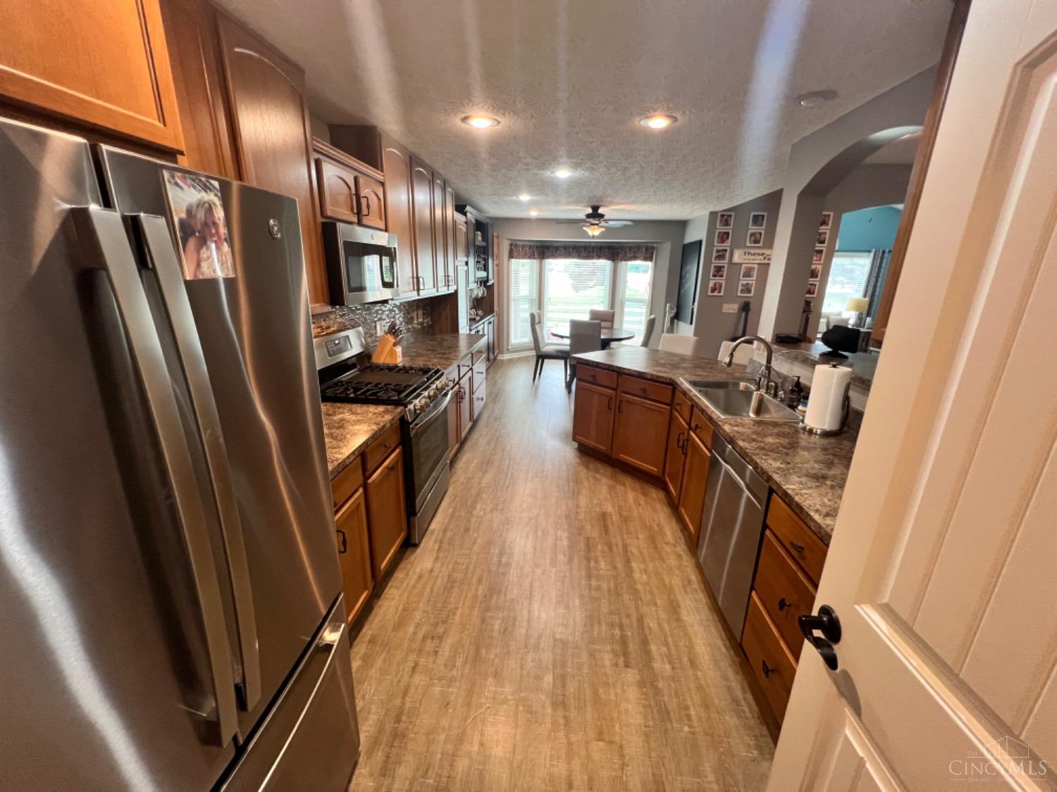 6475 Waverly Park