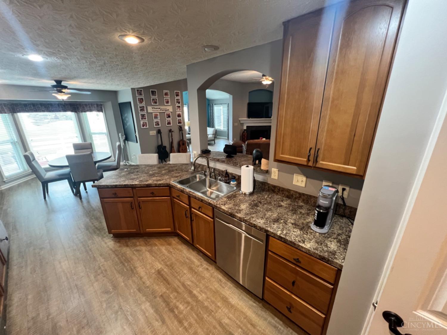 6475 Waverly Park