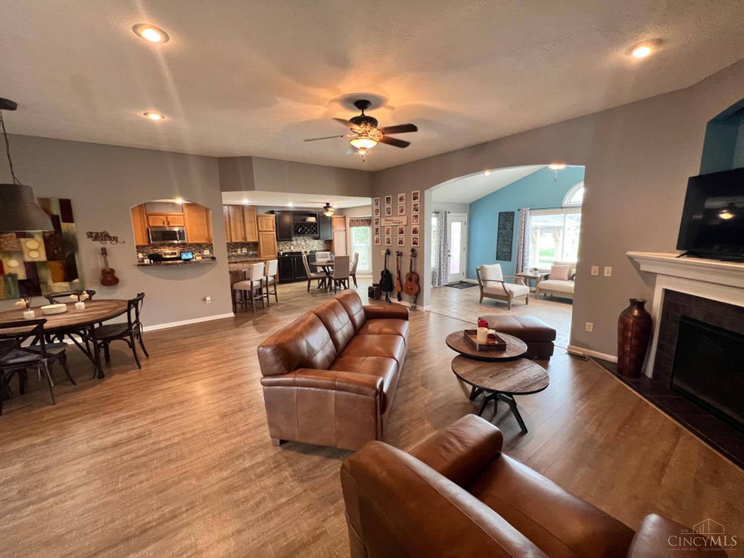 6475 Waverly Park