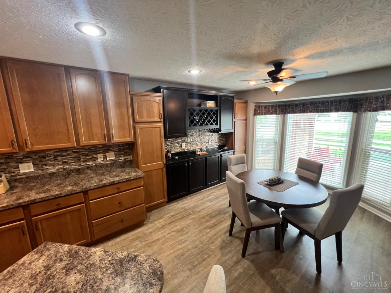 6475 Waverly Park