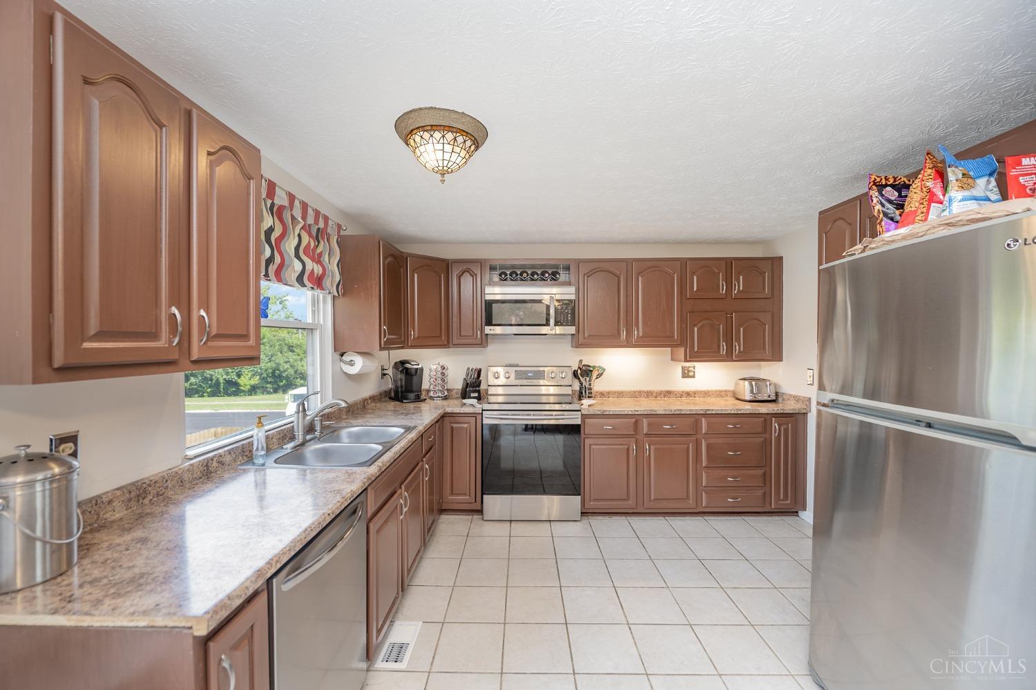 5531 Crestview Drive