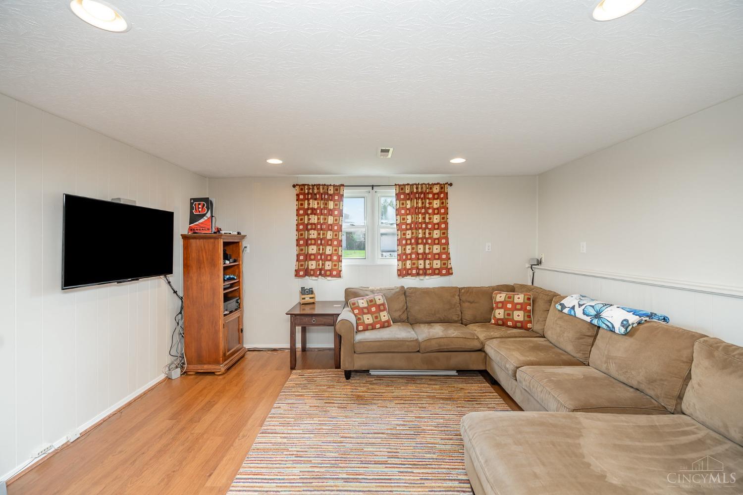 5531 Crestview Drive