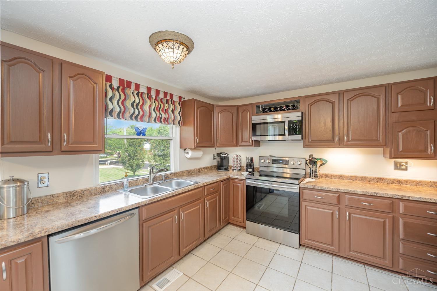 5531 Crestview Drive