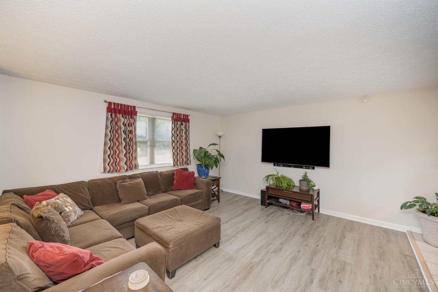 5531 Crestview Drive