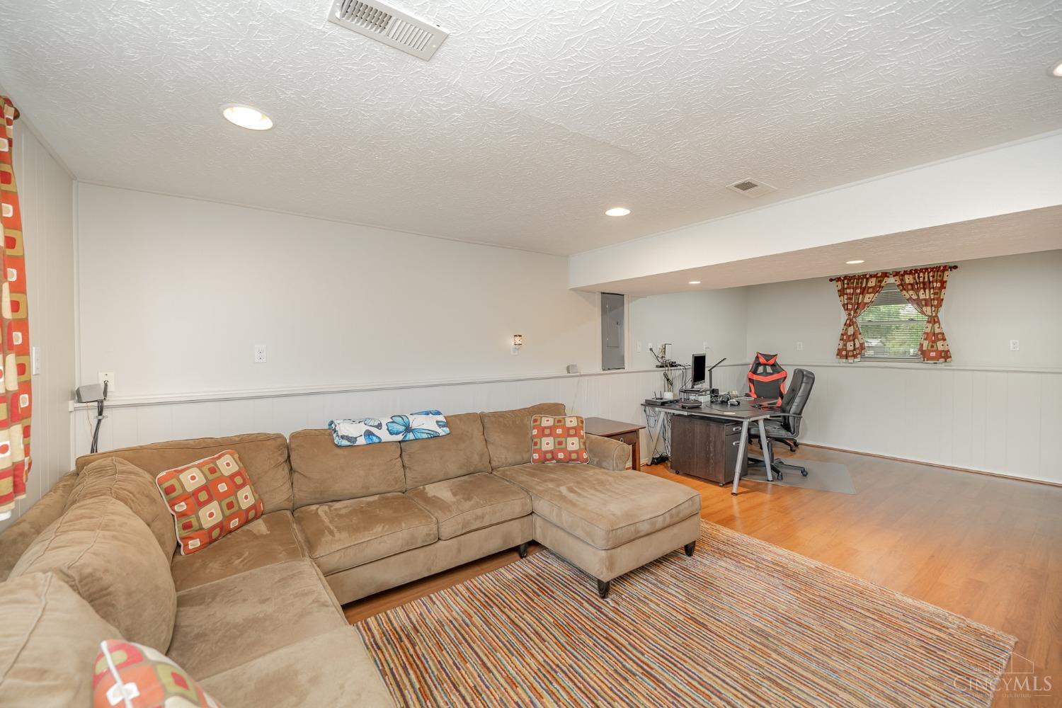 5531 Crestview Drive