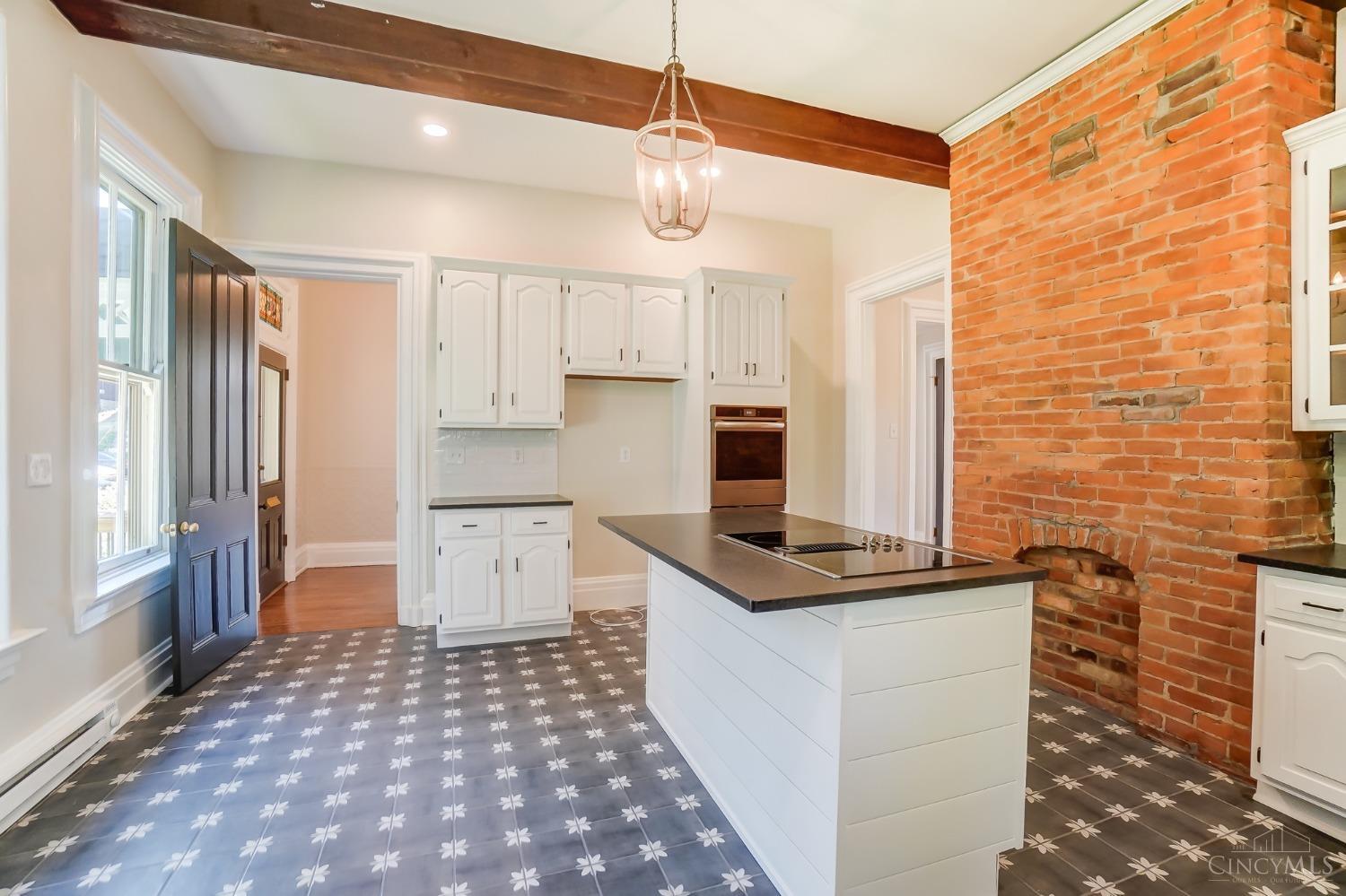2307 Kemper Lane